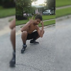 Meet your Posher, Elijah